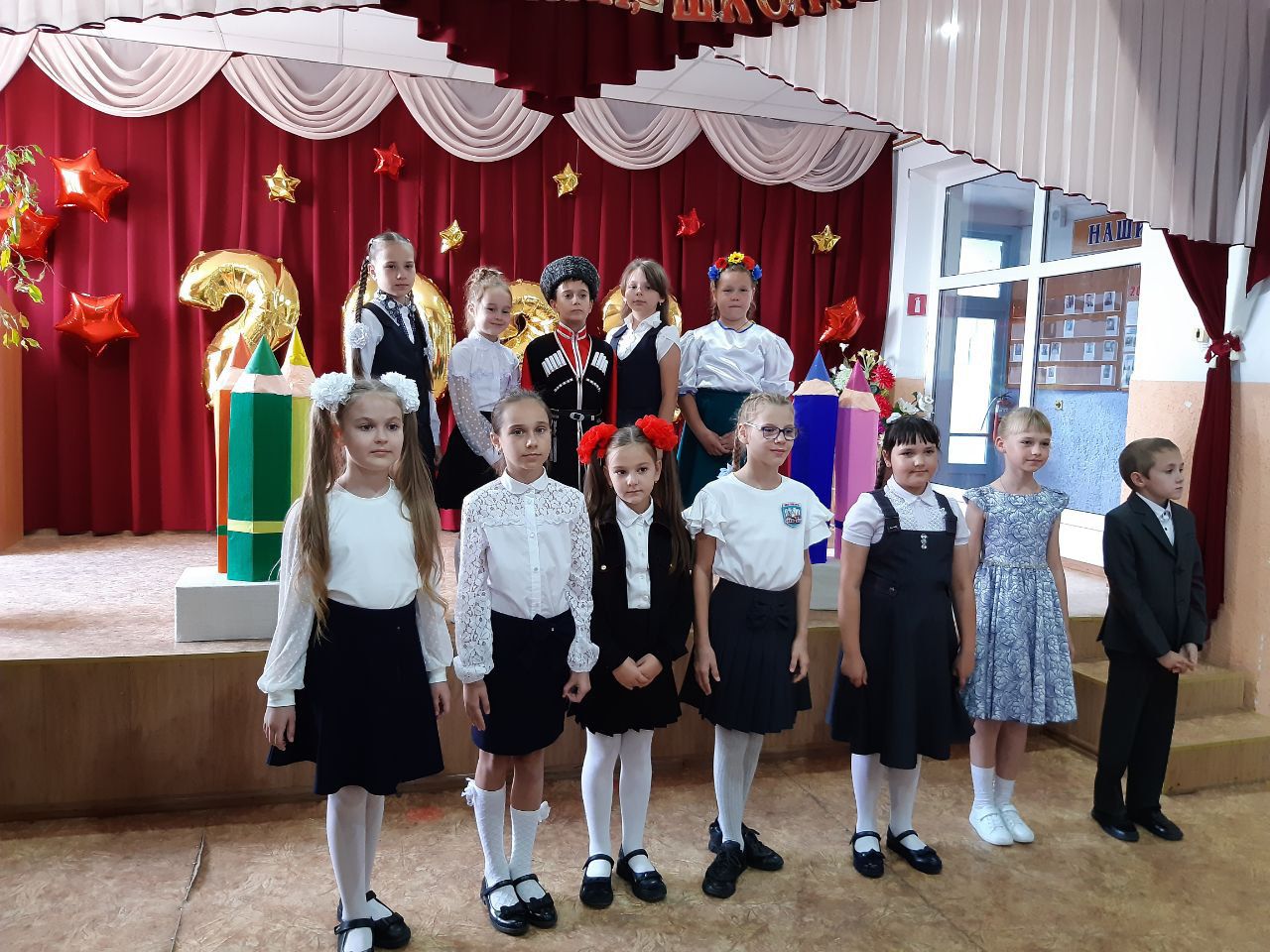 photo 5262679632187080300 y